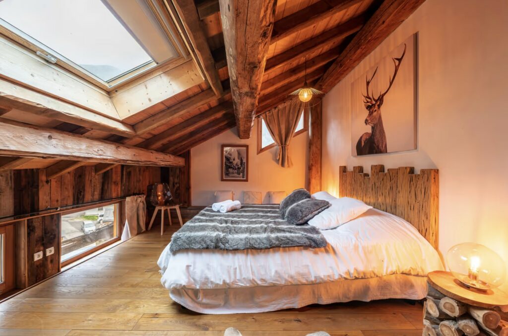 Chambre 3 sous combles du Chalet Alouette, espace détente
