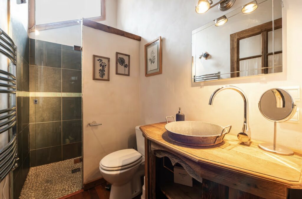 Salle de bain 3 du Chalet Alouette, douche à l’italienne