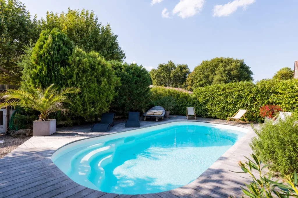 piscine-chauffee-jardin-villa-cap-ferret